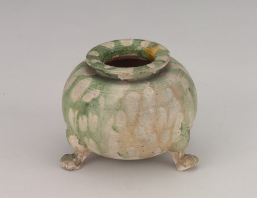 Globular Tripod Jar - Image 3