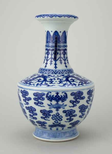 Archaistic Vase Decorated with Dragons, Bats and Peaches of Immortality - Image 2