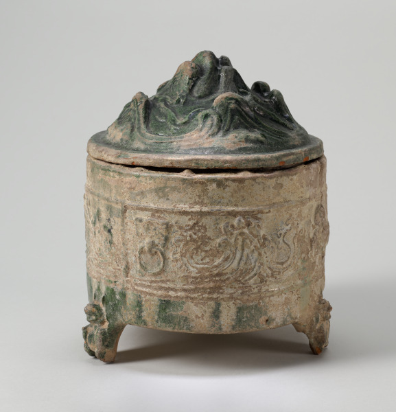 Tripod with Mountain-Form Lid - Image 3