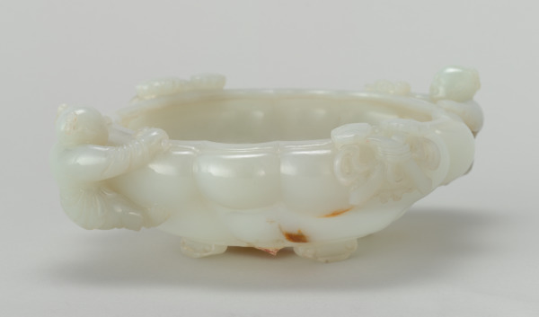 Dish Decorated with Boys and ‘Ruyi’ Scepters - Image 2