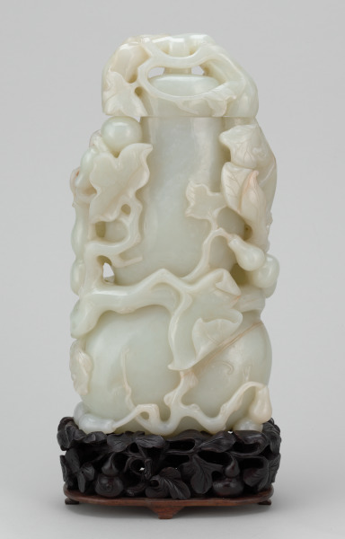 Covered Vase Decorated with Leafy Double Gourd Vine, Double Gourds and Bats - Image 4