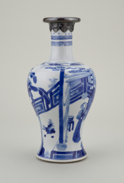 Vase Decorated with a Scholar Seated at His Desk - Image 4