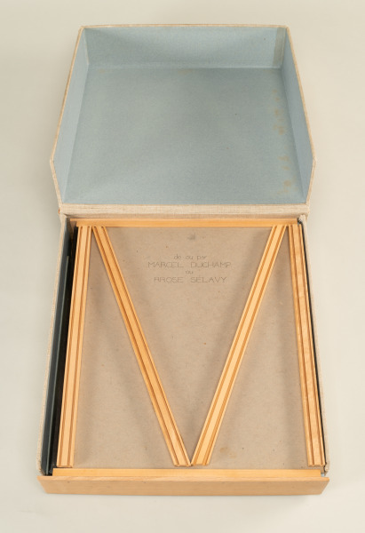 Boîte-en-valise (From or by Marcel Duchamp or Rrose Sélavy) - Image 9