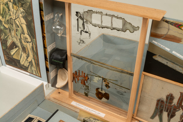 Boîte-en-valise (From or by Marcel Duchamp or Rrose Sélavy) - Image 3