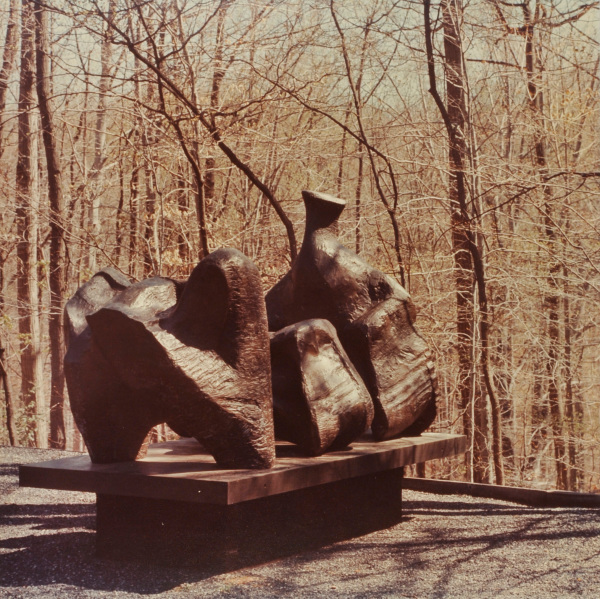 MENRI MOORE, THREE PIECE RECLINING FIGURE. PHOTOGRAPH TAKEN IN THE WURTZBURGER SCULPTURE GARDEN (ORIGINAL SITE, TIMBERLANE)