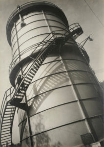 Waterless-Type Gas-Holder (DuPont Belle, West Virginia)