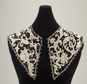 Gros Point de Venise Lace Collar