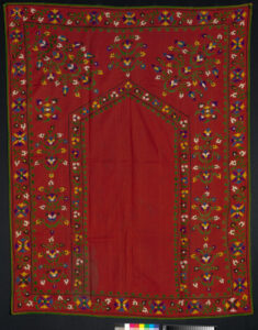 Suzani with Prayer Niche (Mihrab) or Djoinamaz