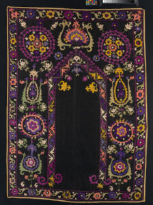 Small Embroidered Hanging or Prayer Mat (nimsuzani or djoinamaz)