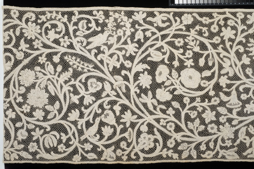 Milanese Bobbin Lace Flounce for an Alb - Image 36