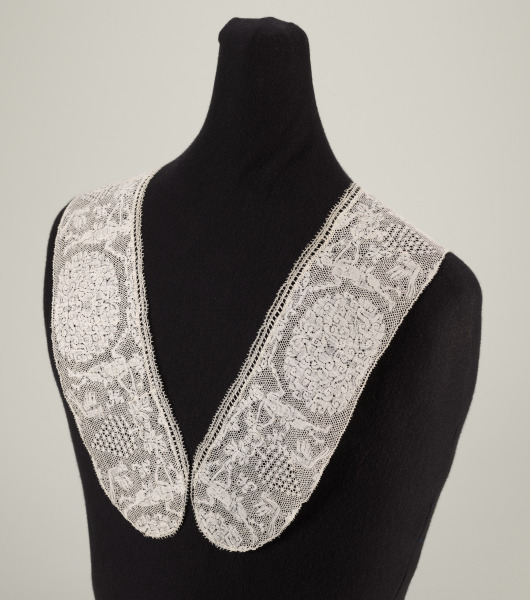 Flemish Bobbin Lace Collar - Image 2
