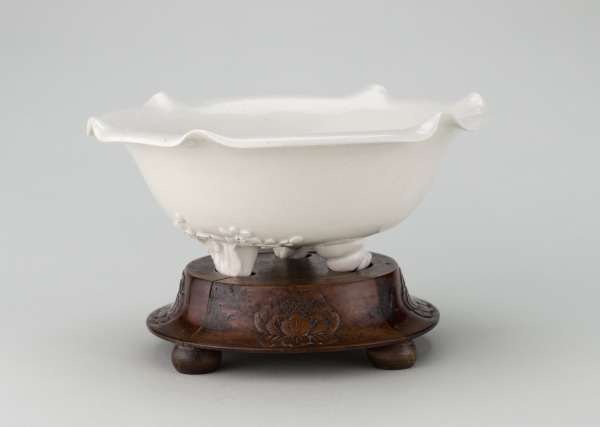 Tripod Lotus Dish - Image 6