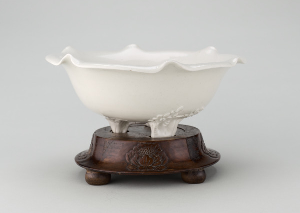 Tripod Lotus Dish - Image 5