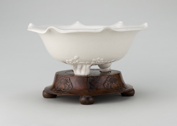 Tripod Lotus Dish - Image 4