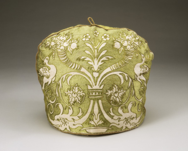 Tea Cosy with Renaissance Revival Design - Image 2