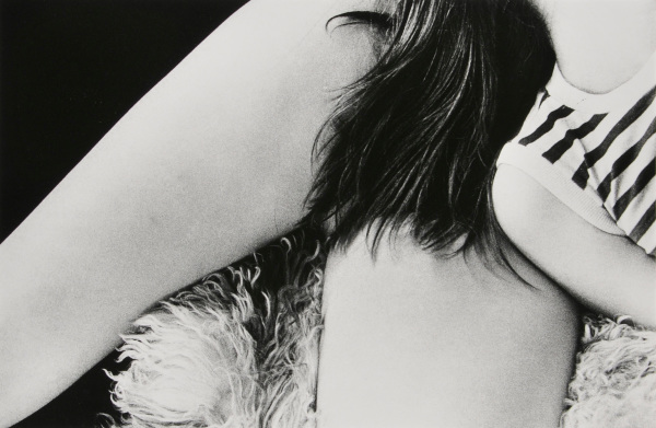 Legs, Hair, T-Shirt - Image 3