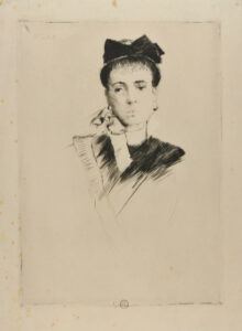 Parisienne appuyée sur une chaise