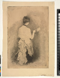 Femme vue de dos, décolletée, l’évantail dans la main droite