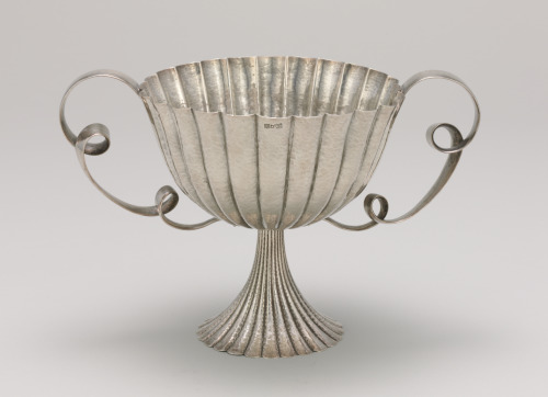 Winged Goblet Centerpiece - Image 2