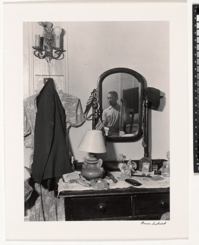 Harlem 1940, Man in Mirror - Image 3