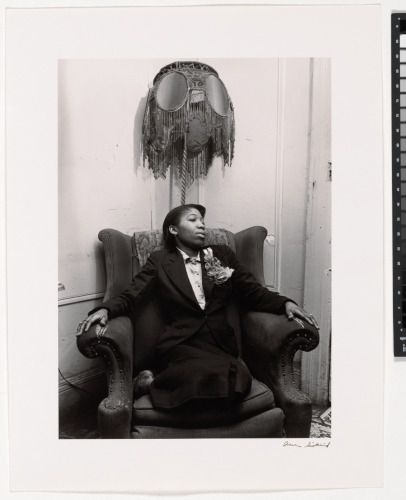 Harlem, 1940, Lady and Lamp - Image 4