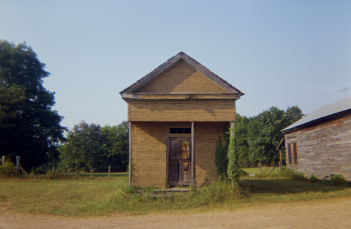 Building with False Brick Siding, Warsaw, Alabama - Image 3