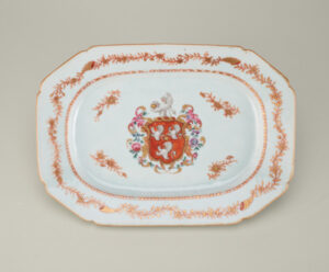 English Market Octagonal Plate Dish with the Arms of the Bennett Family