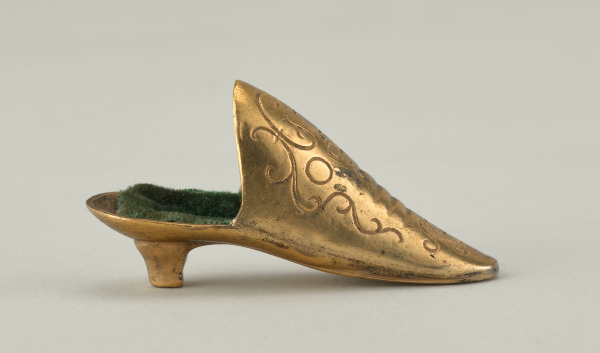 Thimble Holder or Pin Cushion - Image 4