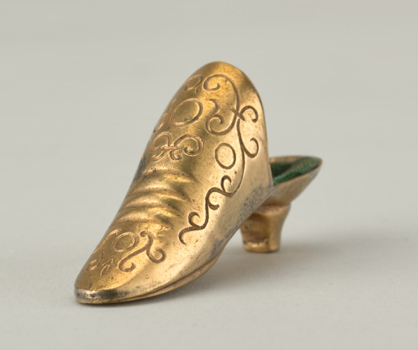 Thimble Holder or Pin Cushion - Image 3