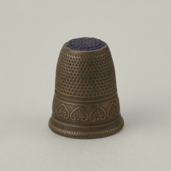 Thimble Case and Thimble - Image 3