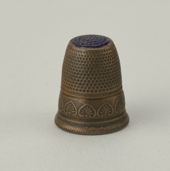 Thimble Case and Thimble - Image 2