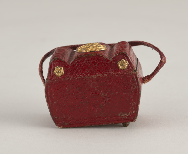 Thimble Case and Thimble - Image 4
