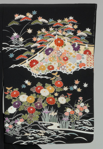 Western Woman’s Short Sleeved Black Kimono - Image 16