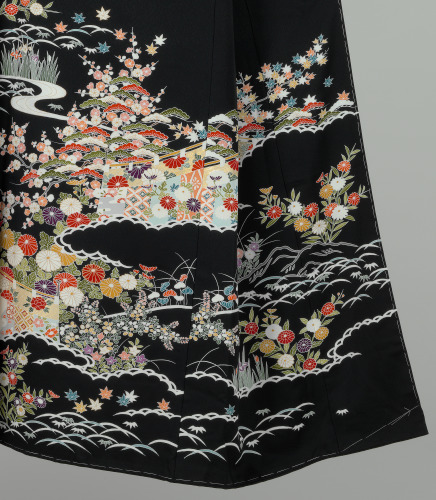 Western Woman’s Short Sleeved Black Kimono - Image 12
