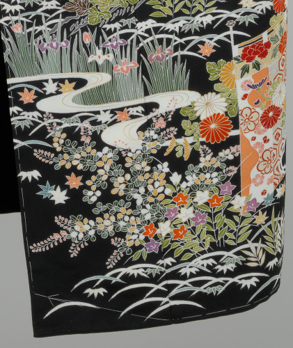 Western Woman’s Short Sleeved Black Kimono - Image 5