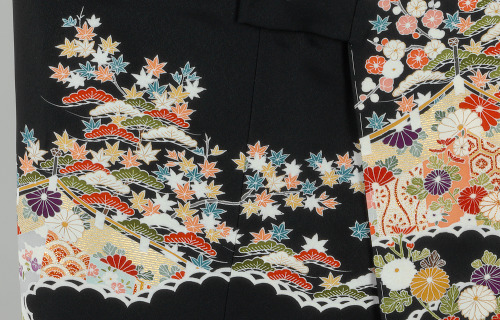 Western Woman’s Short Sleeved Black Kimono - Image 4