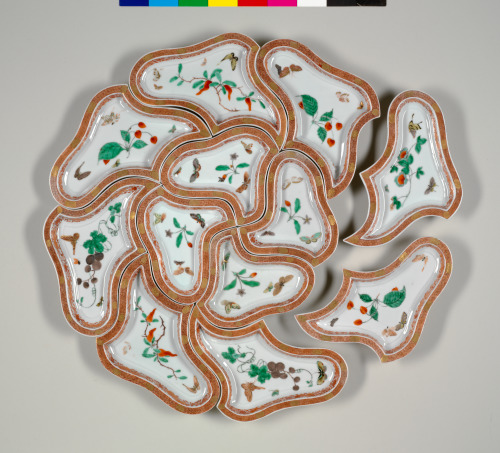 Segmented Plate with Design of Flowers, Fruits, and Butterflies - Image 3