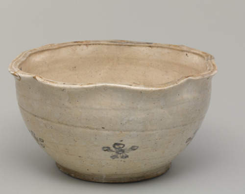 Shino-Style Water Basin - Image 3