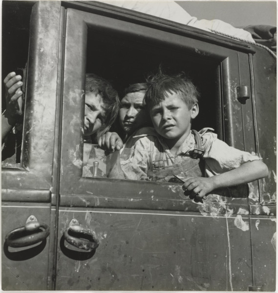 CHILDREN OF MIGRANT AGRICULTURAL WORKERS IN CALIFORNIA