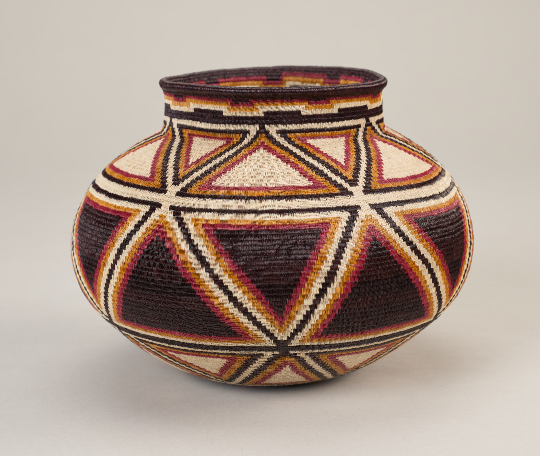 Basket with Triangles Design