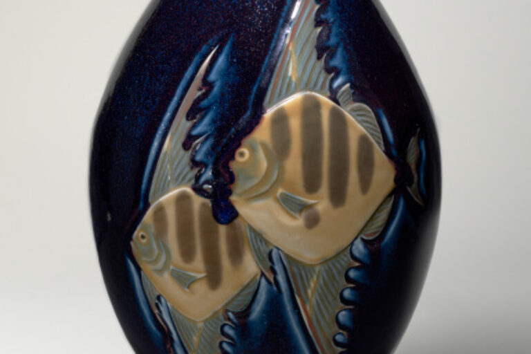 Barrel-shaped Vase with High-Relief Fish Design