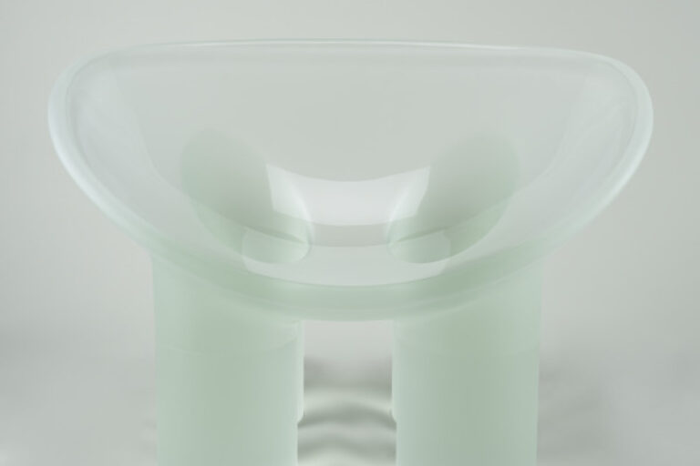 ROLY-POLY CHAIR/WATER