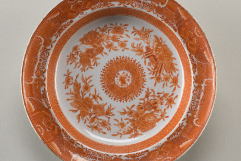 Bowl Decorated with Fitzhugh Pattern