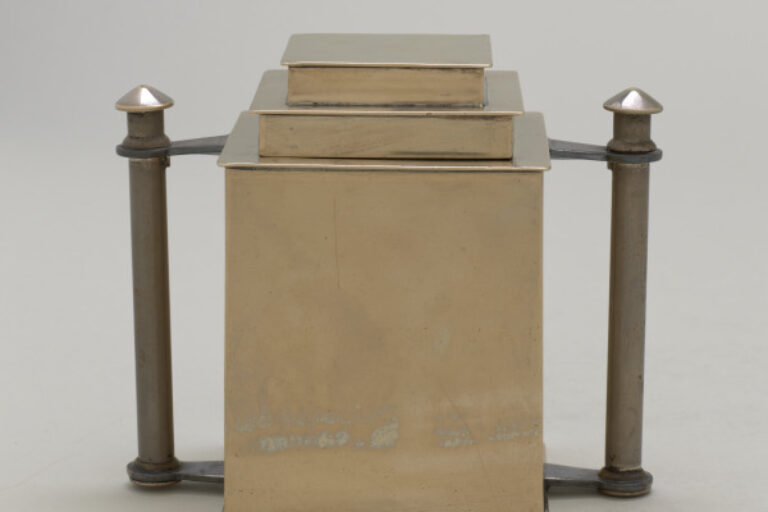 "SKYSCRAPER COFFEE SET"