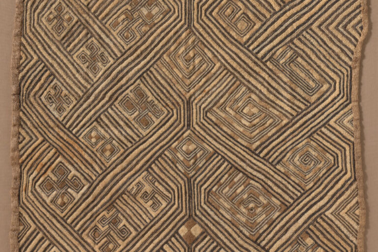 Prestige Cloth with Thick Pile and “Double Knot” Design