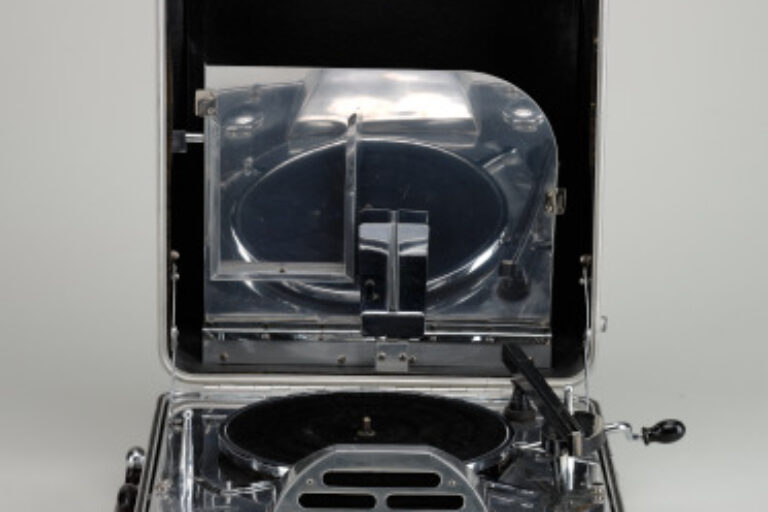 RCA VICTOR SPECIAL PORTABLE PHONOGRAPH