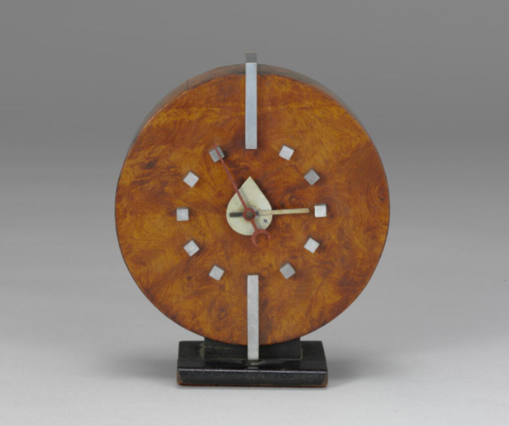 Model No. 4725 - Image 1