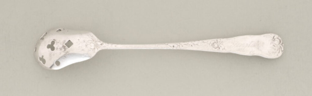 “Chrysanthemum” Olive Spoon - Image 2