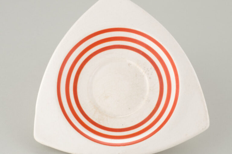"TRICORNE" SAUCER