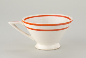 “Tricorne” Cup